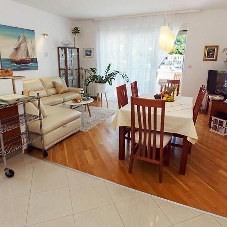 M. De Dominisa 5 Apartment Раб Екстериор снимка