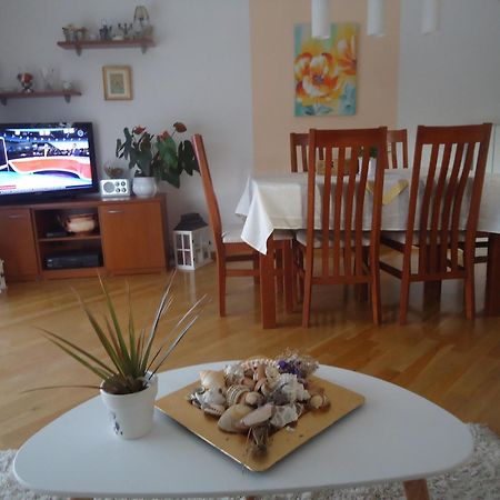 M. De Dominisa 5 Apartment Раб Екстериор снимка