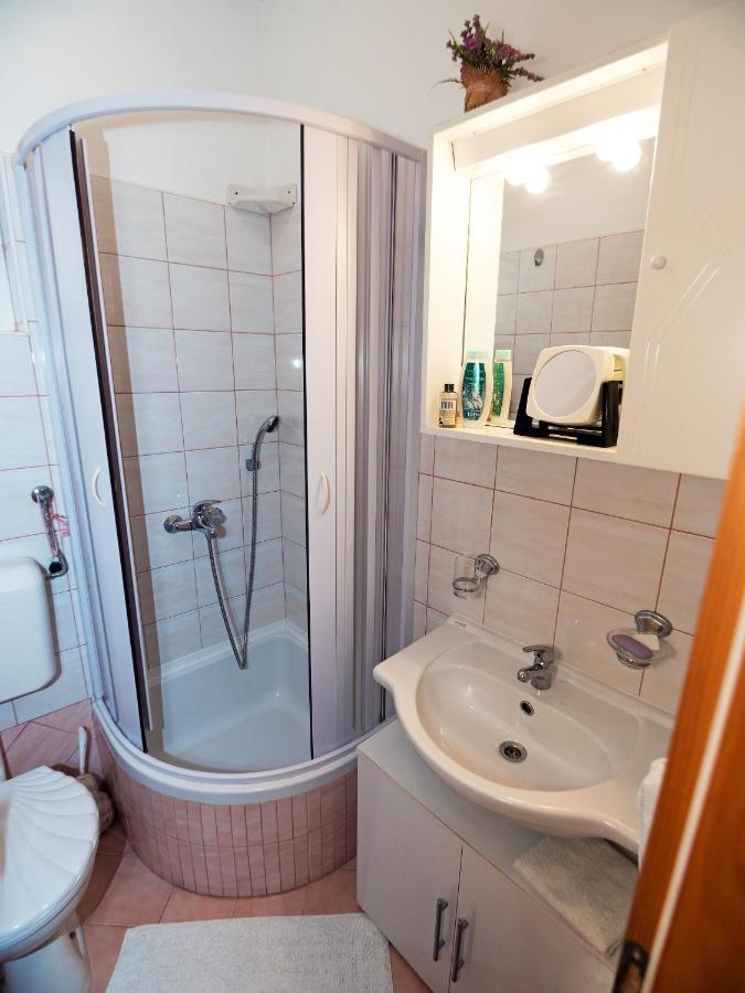 M. De Dominisa 5 Apartment Раб Екстериор снимка