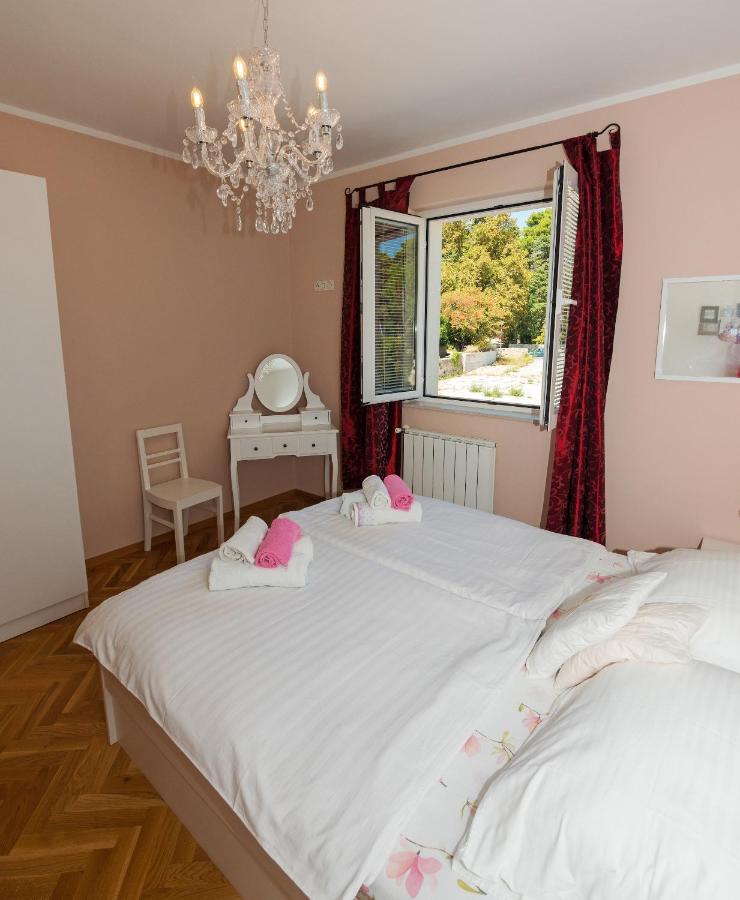 M. De Dominisa 5 Apartment Раб Екстериор снимка