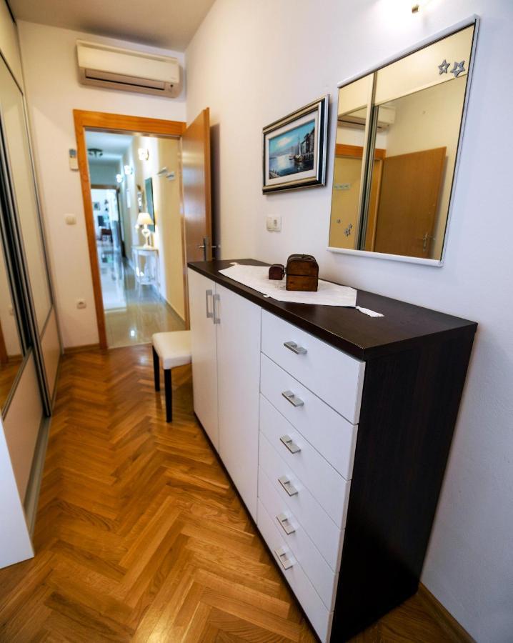 M. De Dominisa 5 Apartment Раб Екстериор снимка